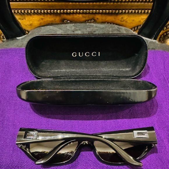 New Authentic Vintage 90’s Gucci women’s sunglasses glossy black GG 2456/S - Picture 2 of 8